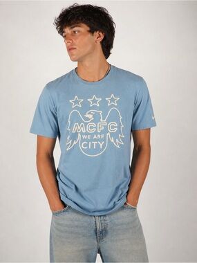 Nike Manchester City Graphic Tee Blue M Athletic Cut
Soccer Shirt